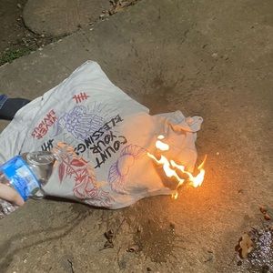 Meet your Posher, Esperanza